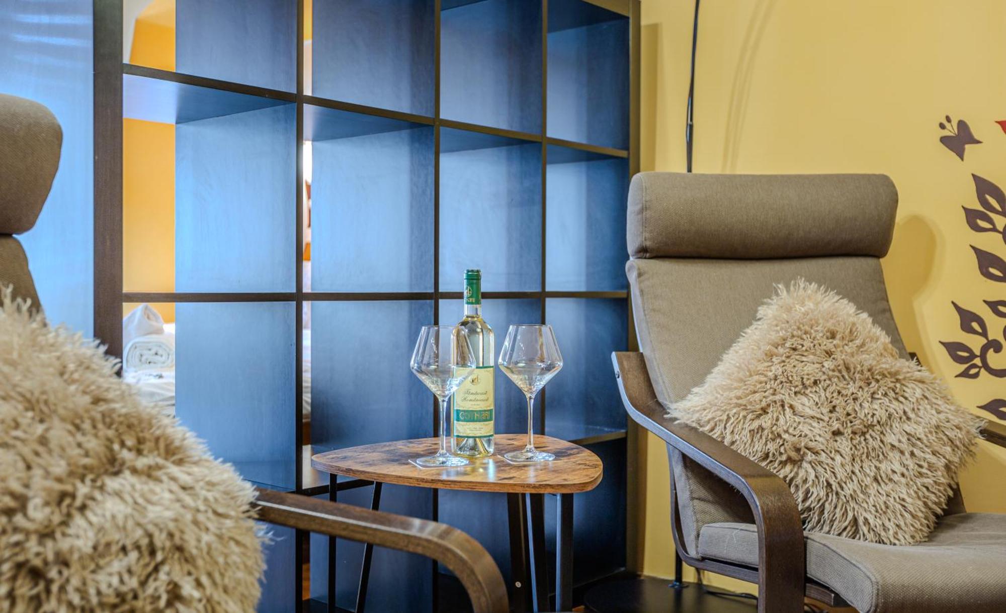 Tree House-Old Town Brasov Apartment Bagian luar foto